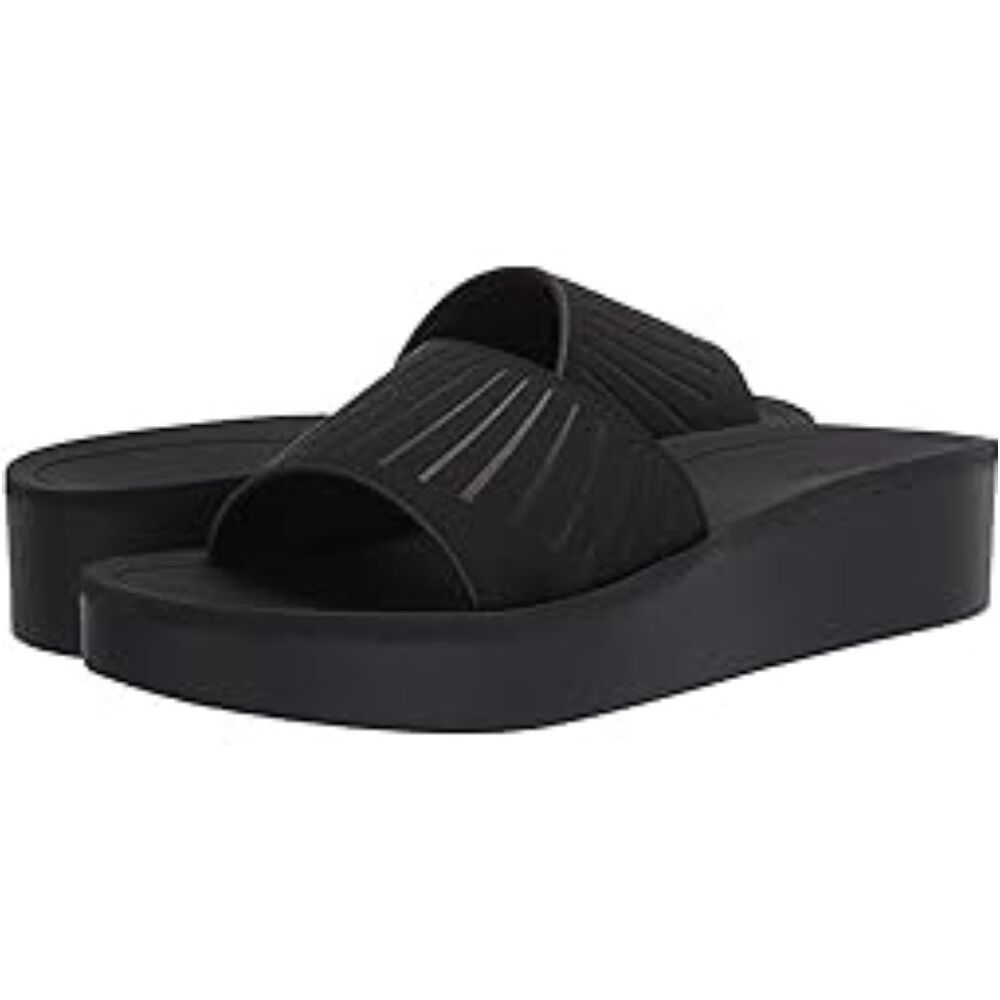 OluKai Haluʻa women's platform wedge sandals